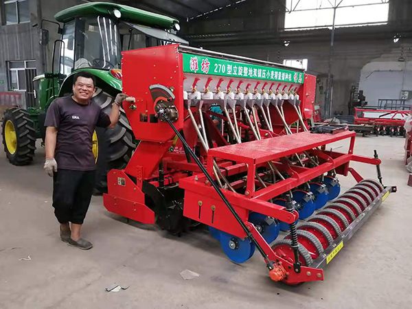 立旋整地雙鎮(zhèn)壓小麥精量播種機(jī)